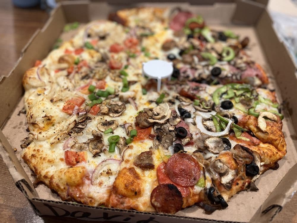 Round Table Classic Pizza