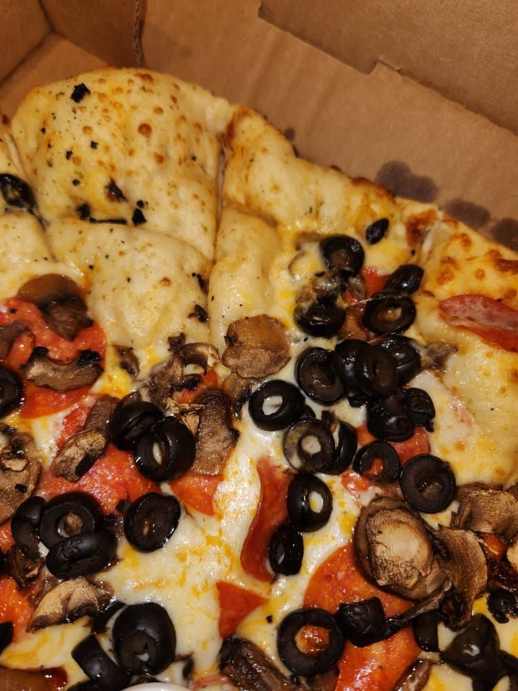Round Table Classic Pizza