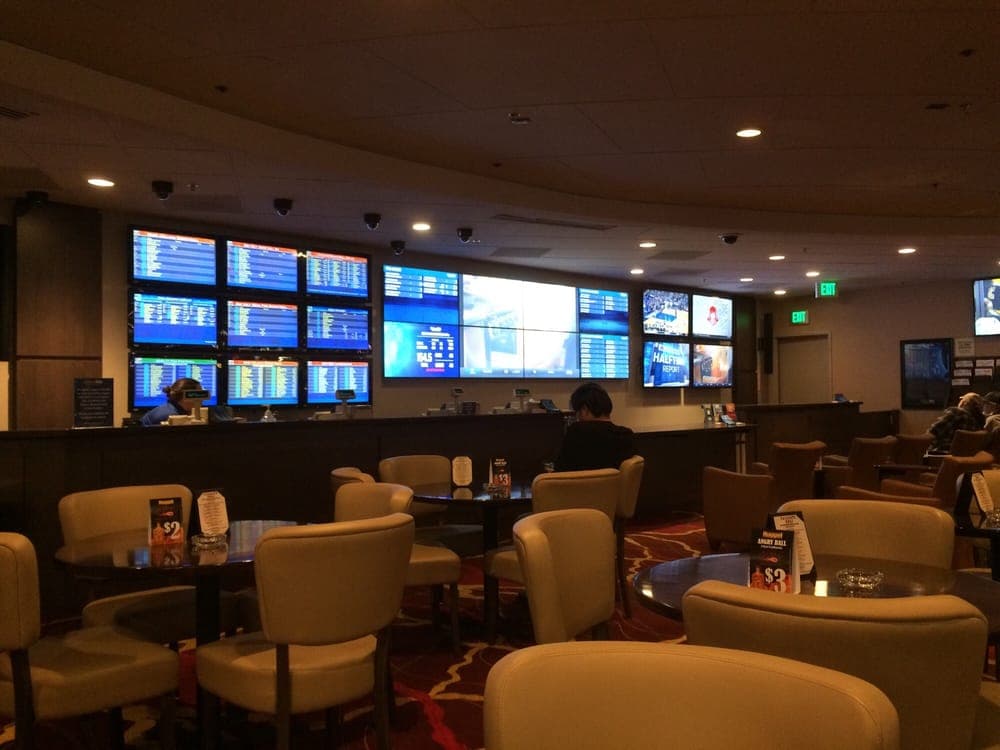Sports Book Happy Hour